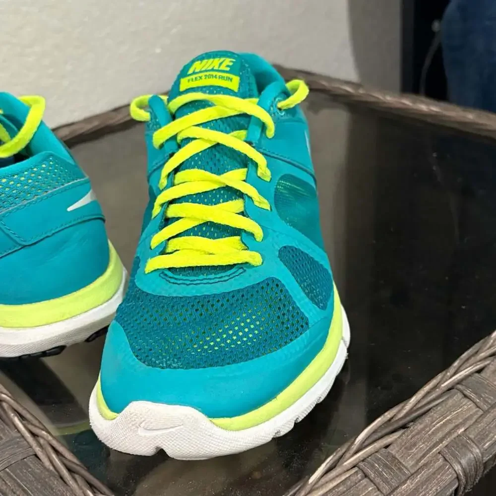 Nike Flex 2014 Run Women's Running Shoes Teal and Neon Yellow size 8
